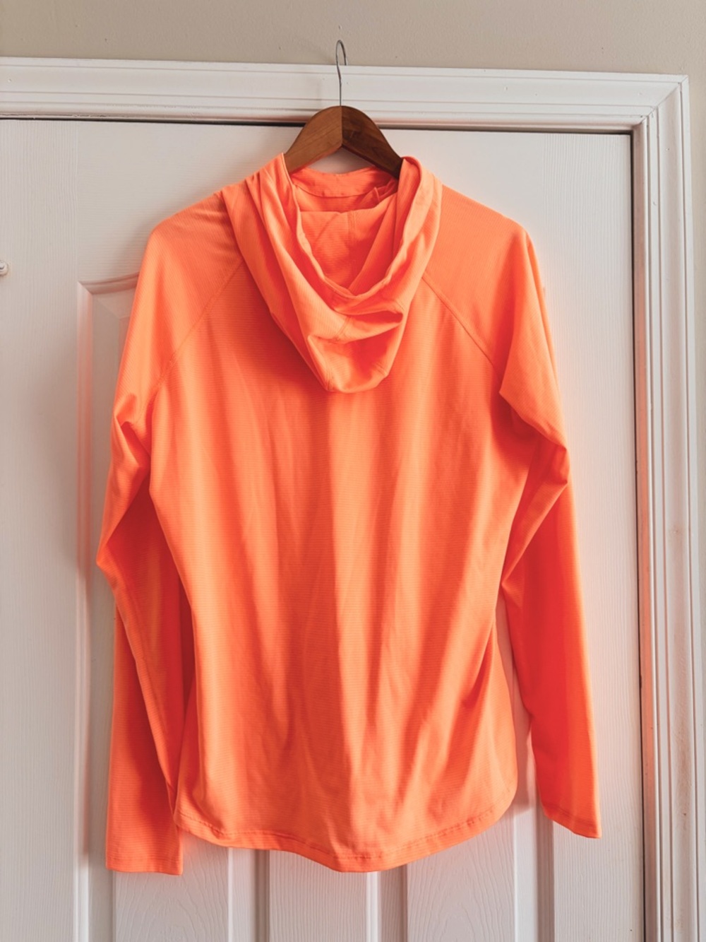 Under Armour Women’s Running Top Neon Orange XL High Visibility Reflective logos - Picture 2 of 7